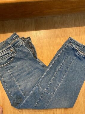 Preowned Old Navy Vintage Wash Blue Barrel   -Leg Jeans 14 Good